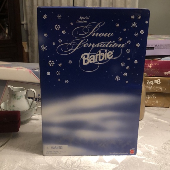 Special Edition Snow Sensation Barbie - Picture 3 of 4
